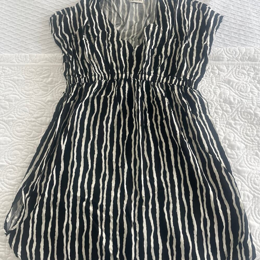 Cupshe women’s size medium black and white beach swim coverup
